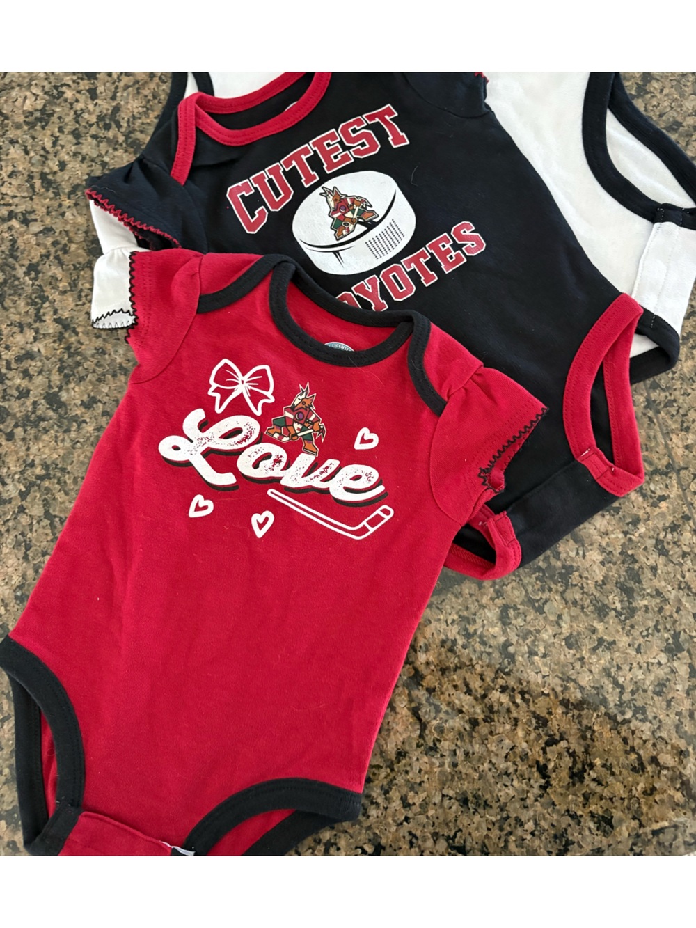 NHL Arizona Coyotes 3pc Baby Bodysuit Set Girls 0-3 mCotton Sleeveless Snap